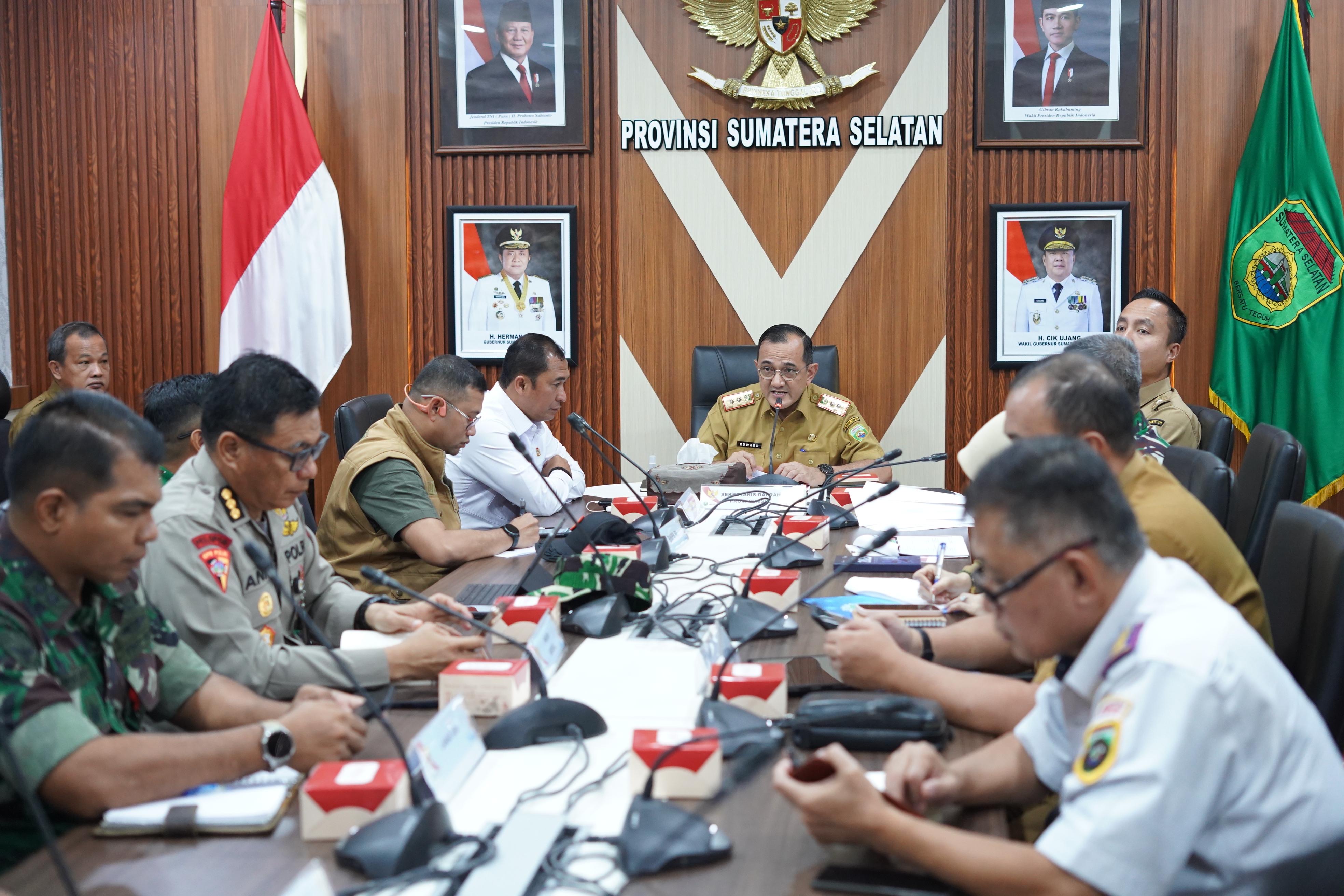 Sekda Sumsel Pimpin Rapat Finalisasi Apel Karhutla