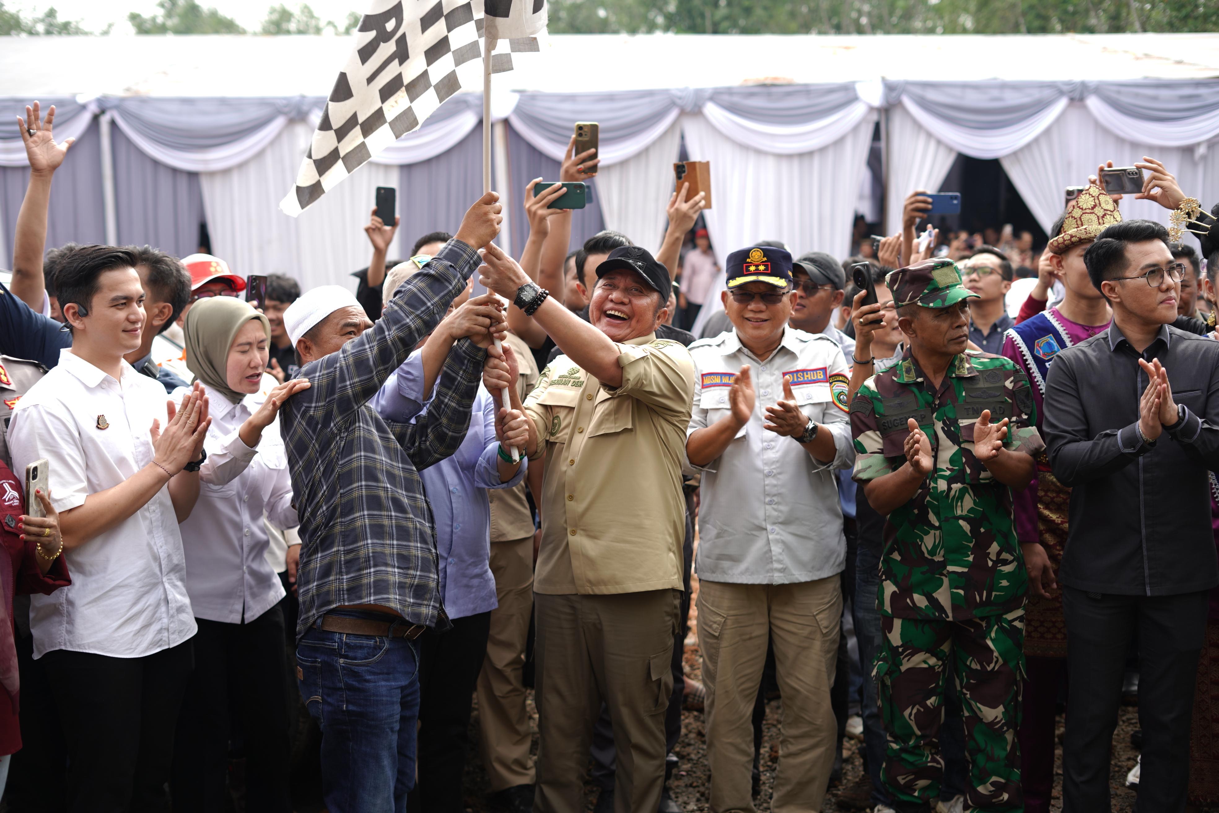 Gubernur HD Resmikan Jalan Khusus Batubara PT LBA : Solusi Kemacetan & Polusi di Merapi