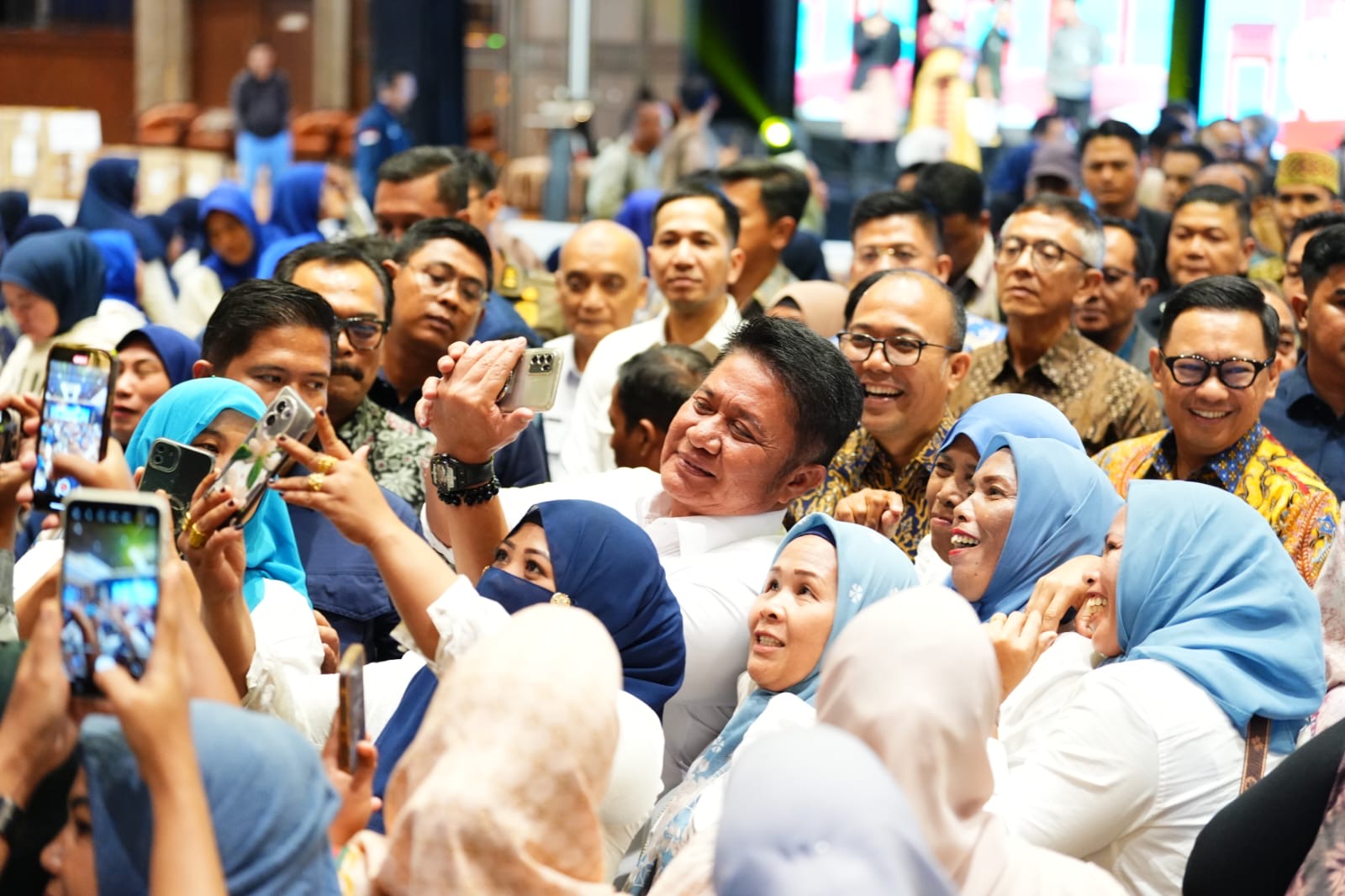 Aksi Nyata Gubernur HD: Instruksikan Seluruh PTSP se-Sumsel Buka Layanan Khusus UMKM Mulai Besok!