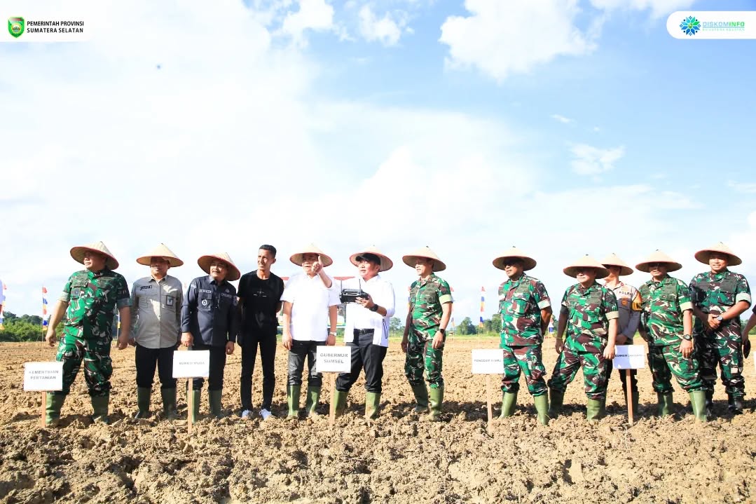 Dari 8 ke 5 Besar Nasional, HD Bidik Sumsel Masuk 3 Besar Lumbung Pangan Lewat Tanam Serentak Cetak Sawah Rakyat