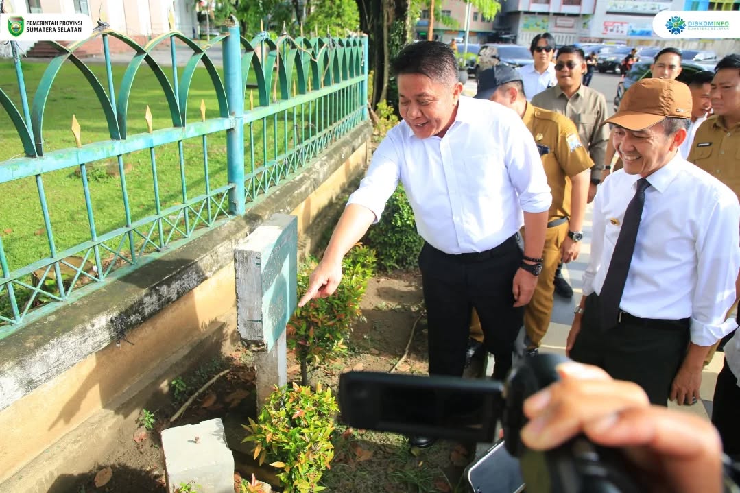Gubernur Sumsel Herman Deru Meninjau Revitalisasi Air Mancur Palembang