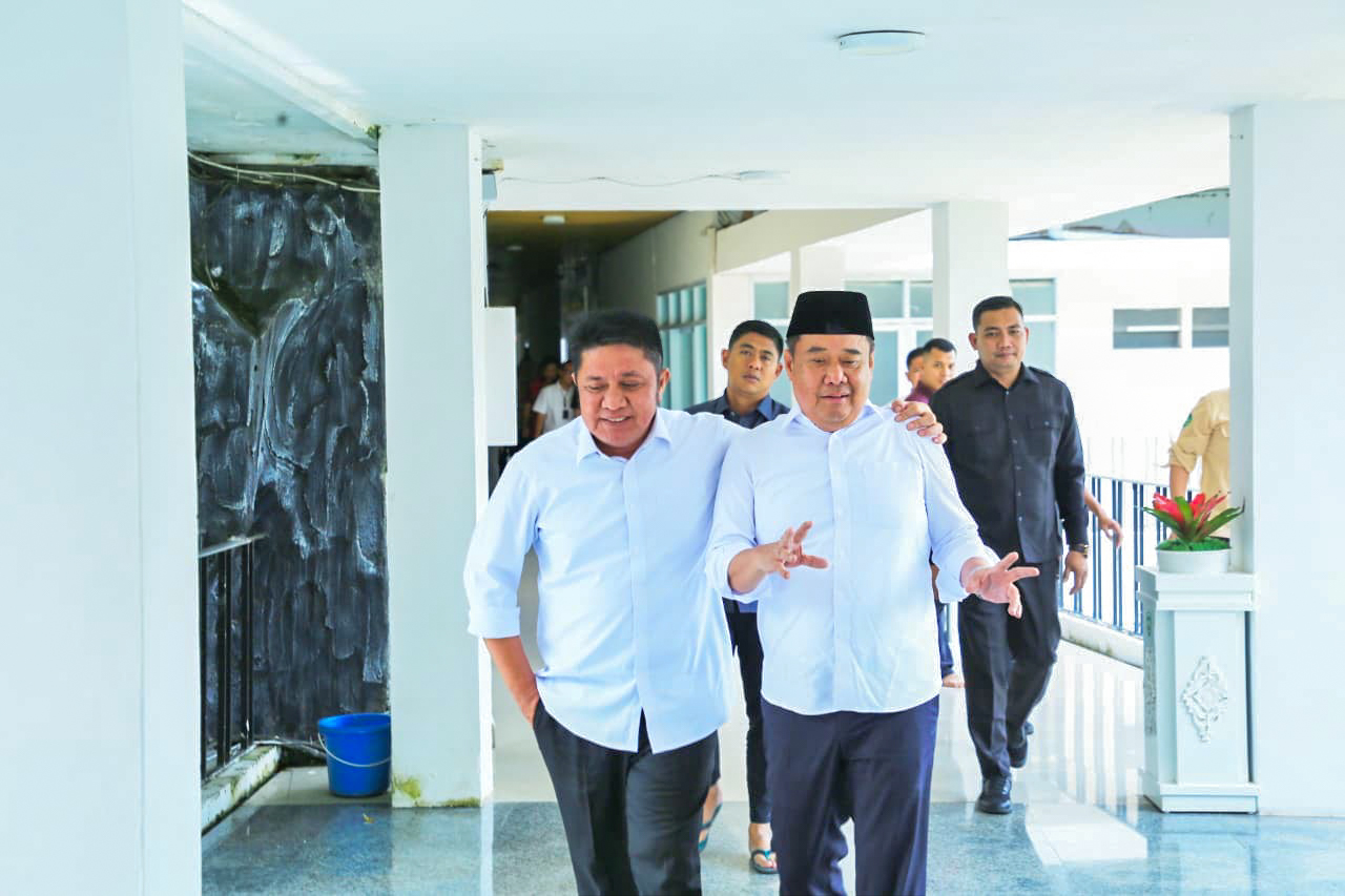 Gubernur dan Wagub Sumsel Sholat Jumat bersama ASN