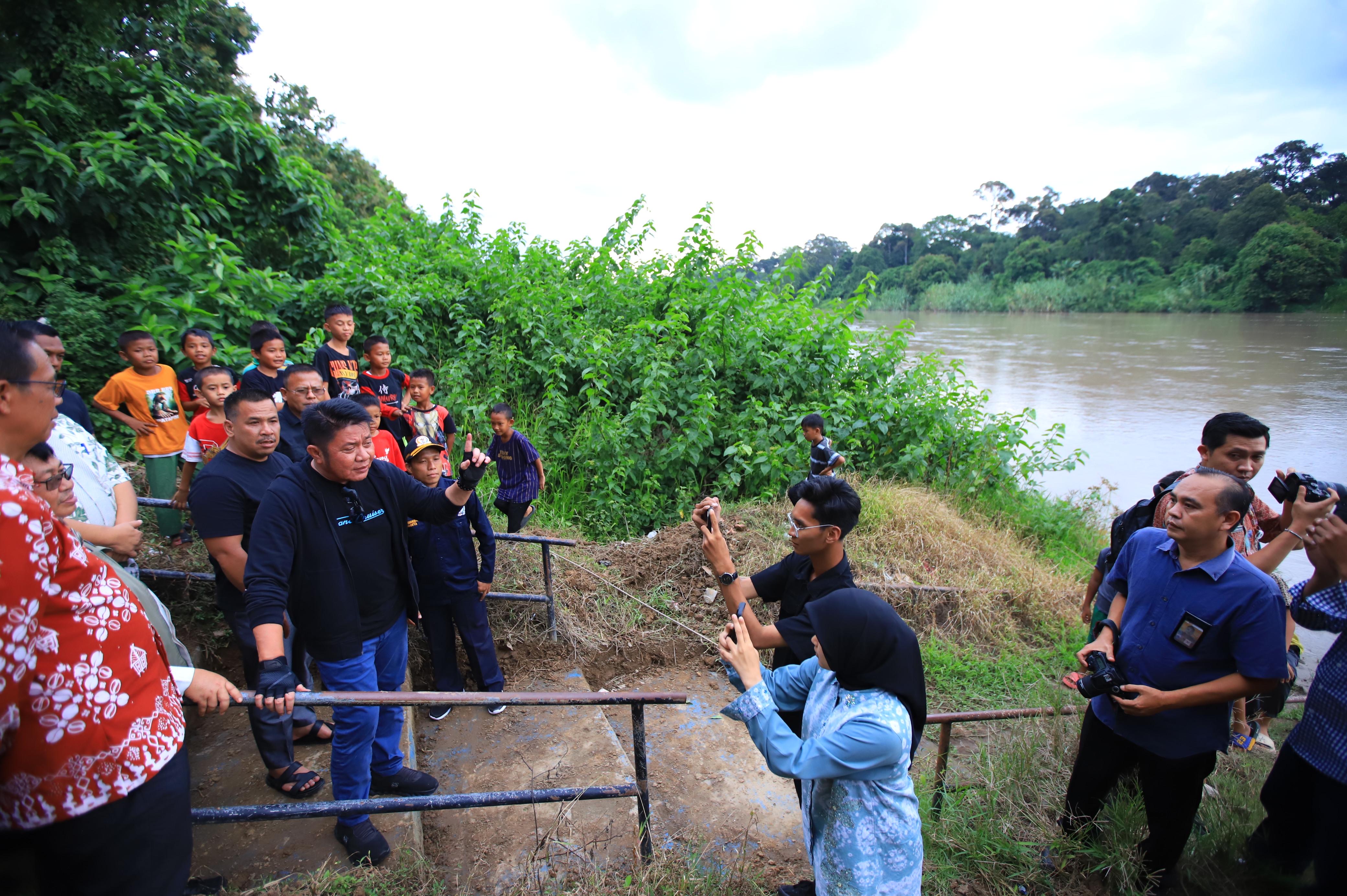 Disela Touring Bersama LCI, Gubernur Sumsel Herman Deru Tinjau Titik Rawan Bencana