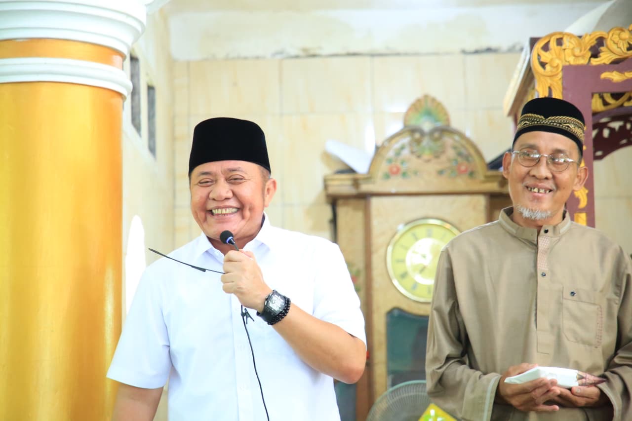 Safari Jumat di Muba, Herman Deru Pererat Silaturahmi dengan Masyarakat Desa Air Putih