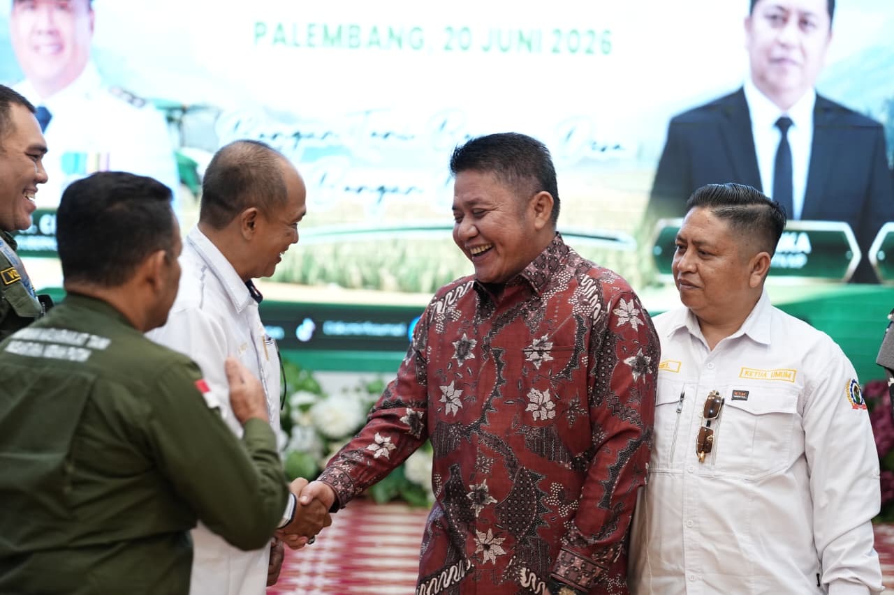 Hadiri Pelantikan HMTN MP Sumsel, Herman Deru Ajak Ubah Mindset Petani Jadi Entrepreneur Tangguh