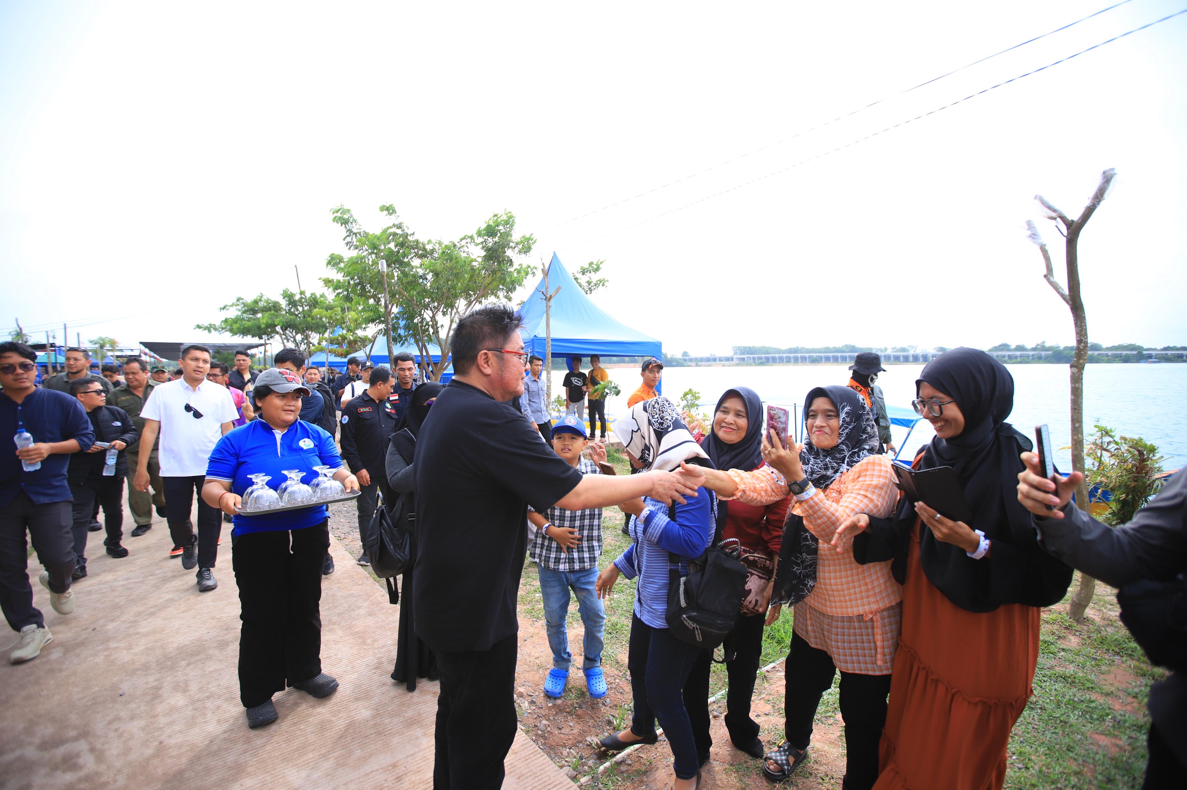 Optimalkan Wisata Daerah, Herman Deru Dorong Pengembangan Destinasi Baru Danau Biru di Ogan Ilir