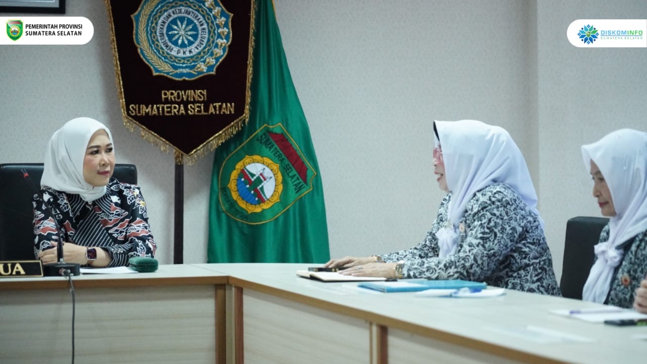 Ketua TP PKK Sumsel Feby Deru menerima audiensi Ketua IBI Sumsel Tuti Rusdiana