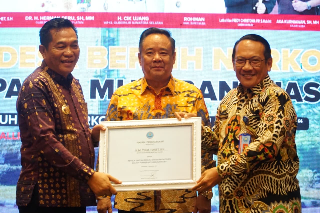 Hadiri Seminar Desa Narkoba, Wagub Cik Ujang: Desa Harus Jadi Garda Terdepan Pencegahan Narkoba