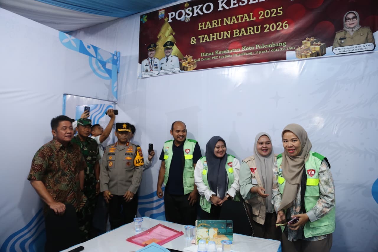 Gubernur Herman Deru Tinjau Pos Operasi Lilin Musi 2025, Pastikan Natal Berjalan Aman dan Nyaman