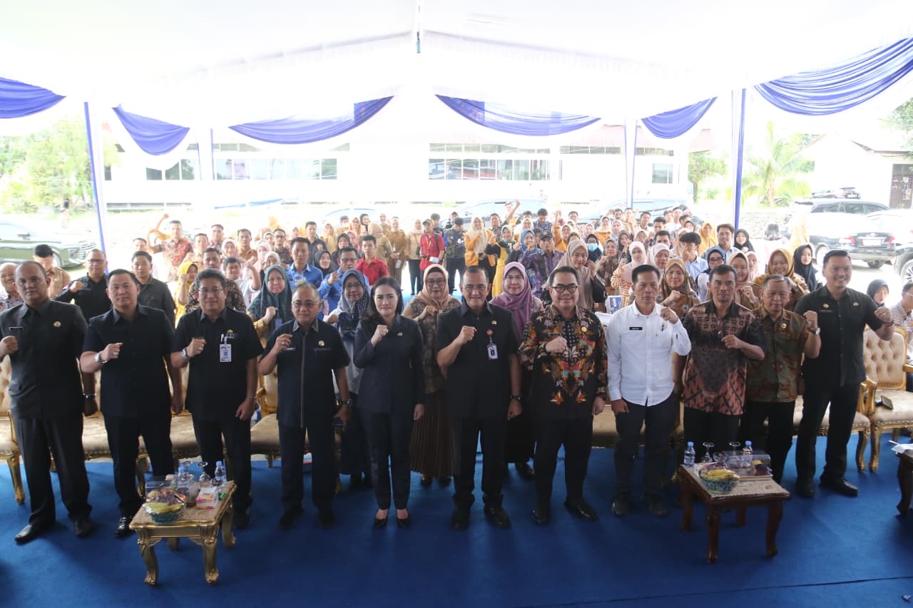 Dorong Pertumbuhan Ekonomi Daerah, Pemprov Sumsel Serahkan Bantuan Sarana Perdagangan untuk 1.812 UMKM