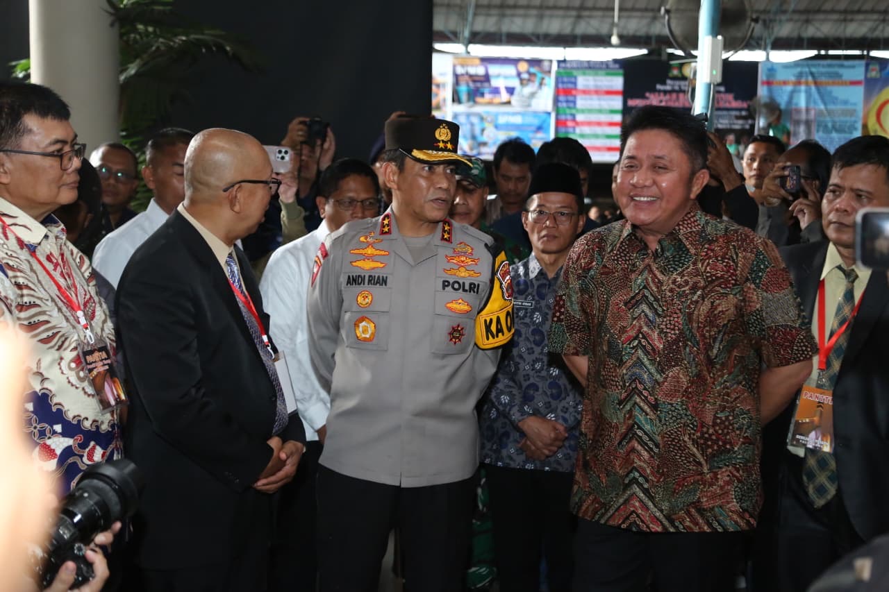 Gubernur Herman Deru Tinjau Pos Operasi Lilin Musi 2025, Pastikan Natal Berjalan Aman dan Nyaman