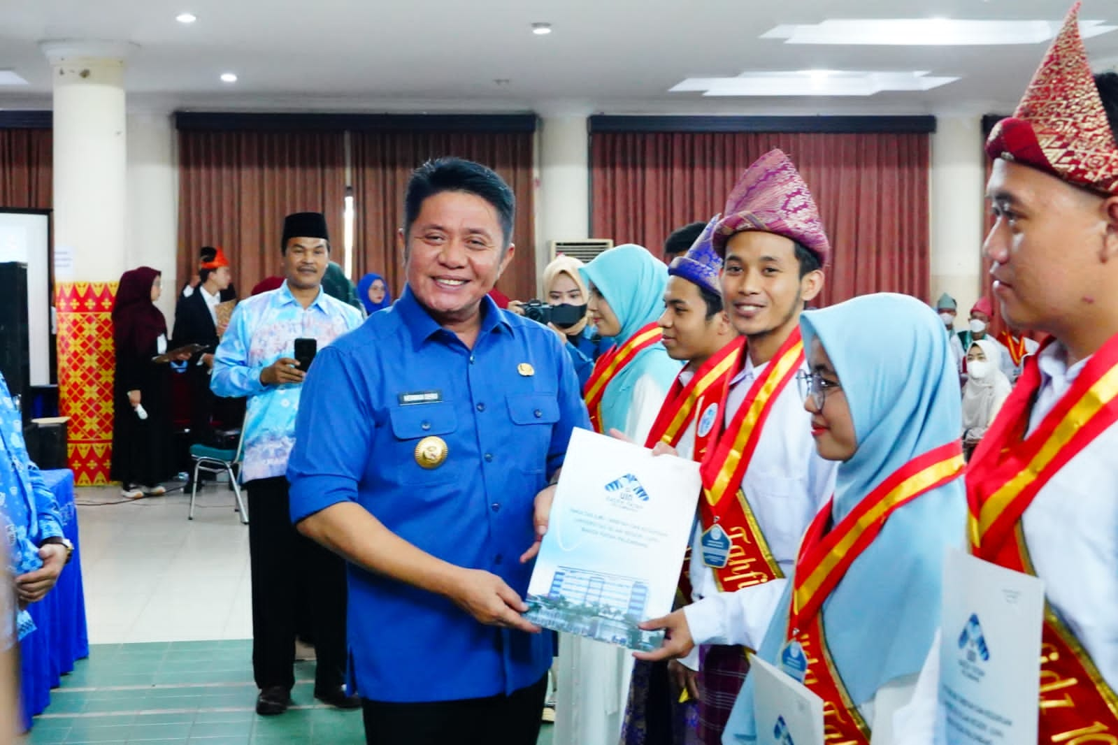 Pemprov Hd Harapkan Wisudawan Tahfidz Quran Bentuk Generasi Qurani Dan Berakhlak 2597