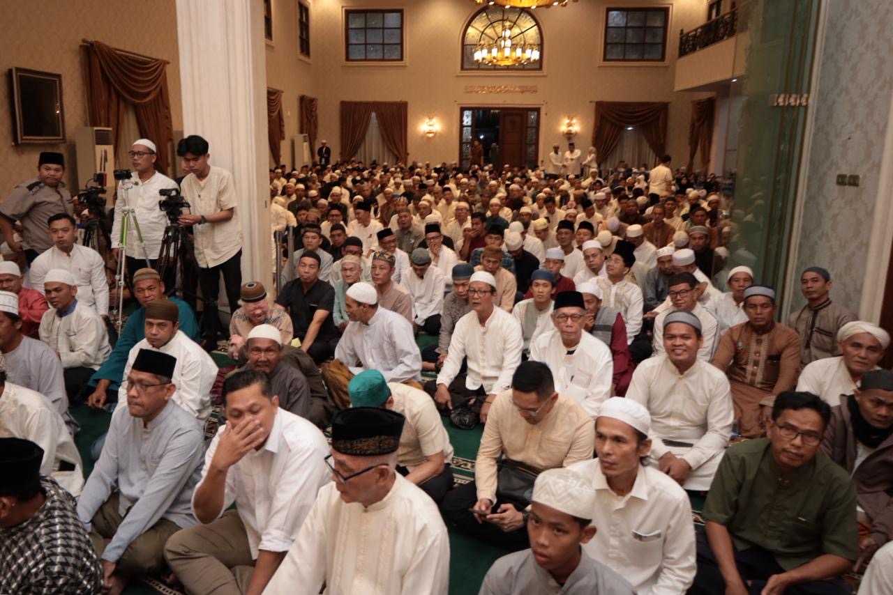 Ramai Hadiri Takziah 7 Hari, Herman Deru Kenang Sosok Alm. H. Halim : Darmawan dan Dekat dengan Masyarakat