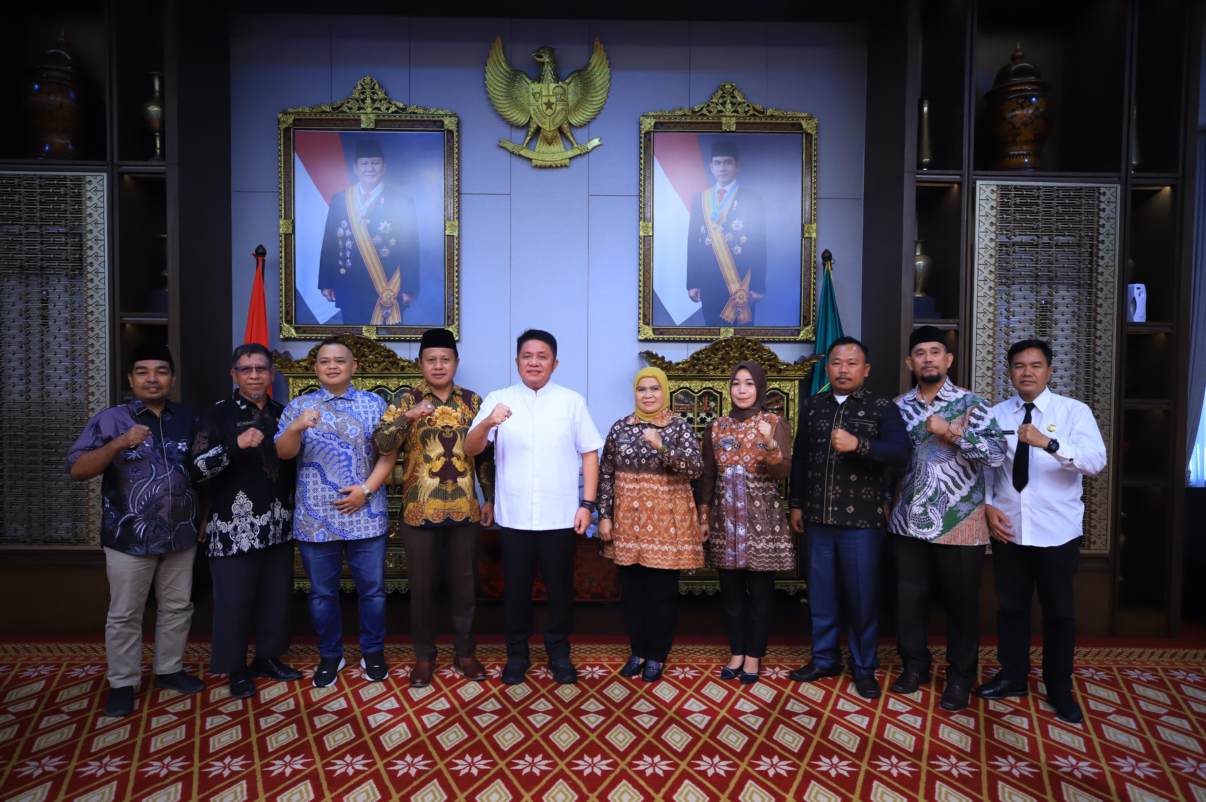 Herman Deru Terima Kades dan Lurah Peserta Peace Maker Justice Award, Berharap Bawa Nama Baik Sumsel