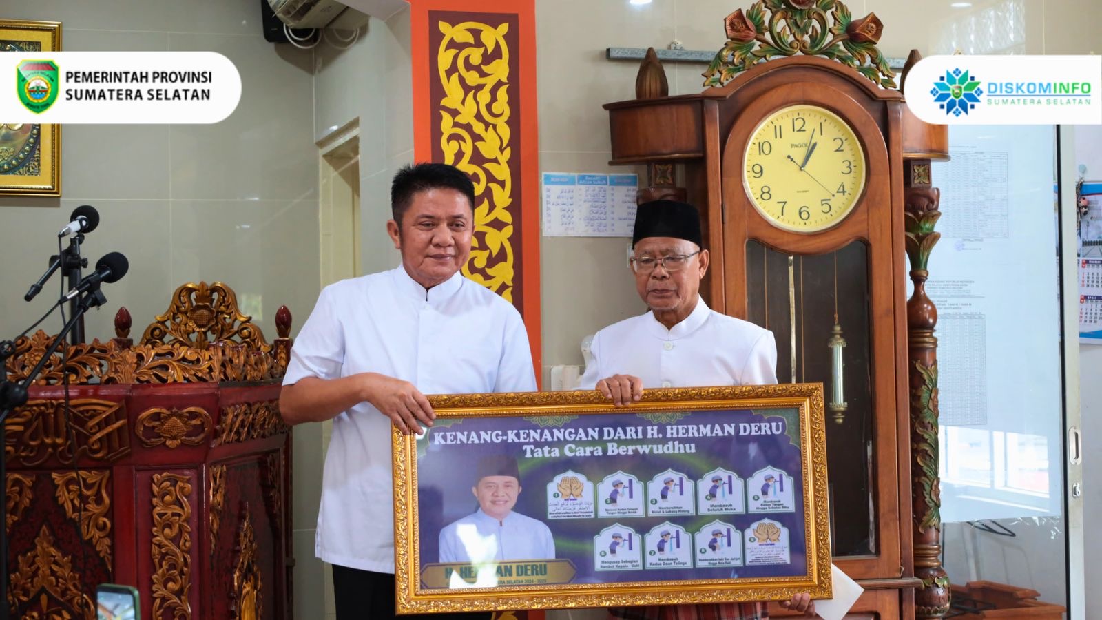 Usai Sholat Jum'at Berjamaah, HD Himbau Masyarakat Untuk Tidak Panic Buying dan Jaga Kebersihan Lingkungan