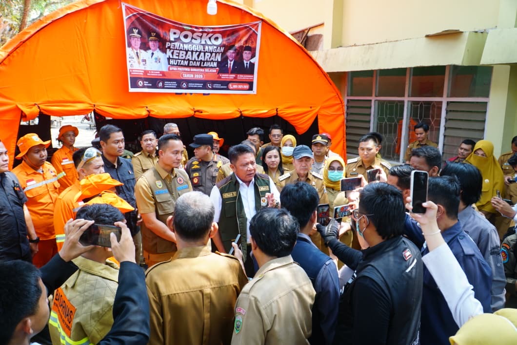 Pastikan Penanganan Karhutla Sigap, Herman Deru Tinjau Posko Kertapati