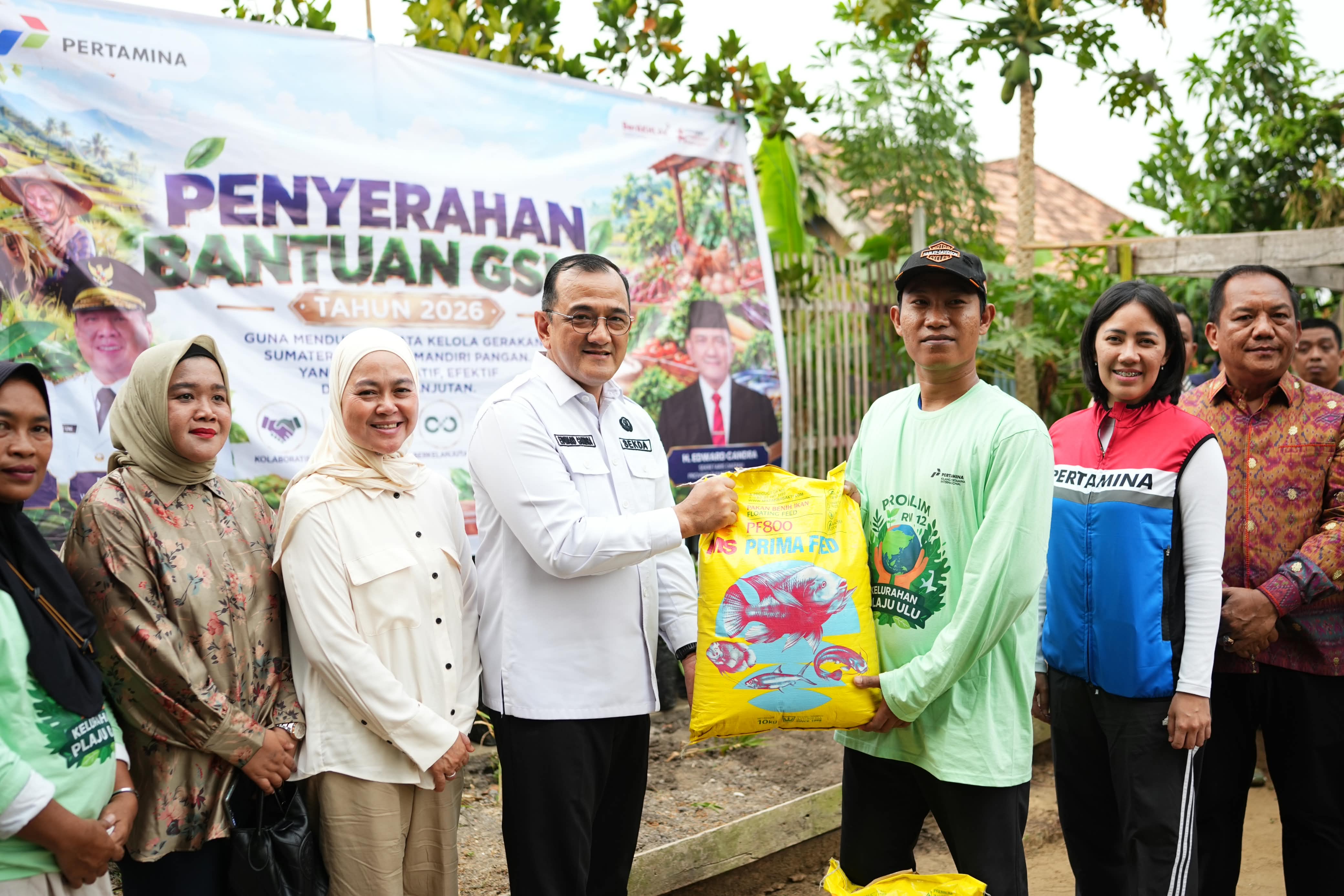 Sekda Sumsel Serahkan Bantuan GSMP di KWT Barokah Plaju, Dorong Masyarakat Jadi Penghasil
