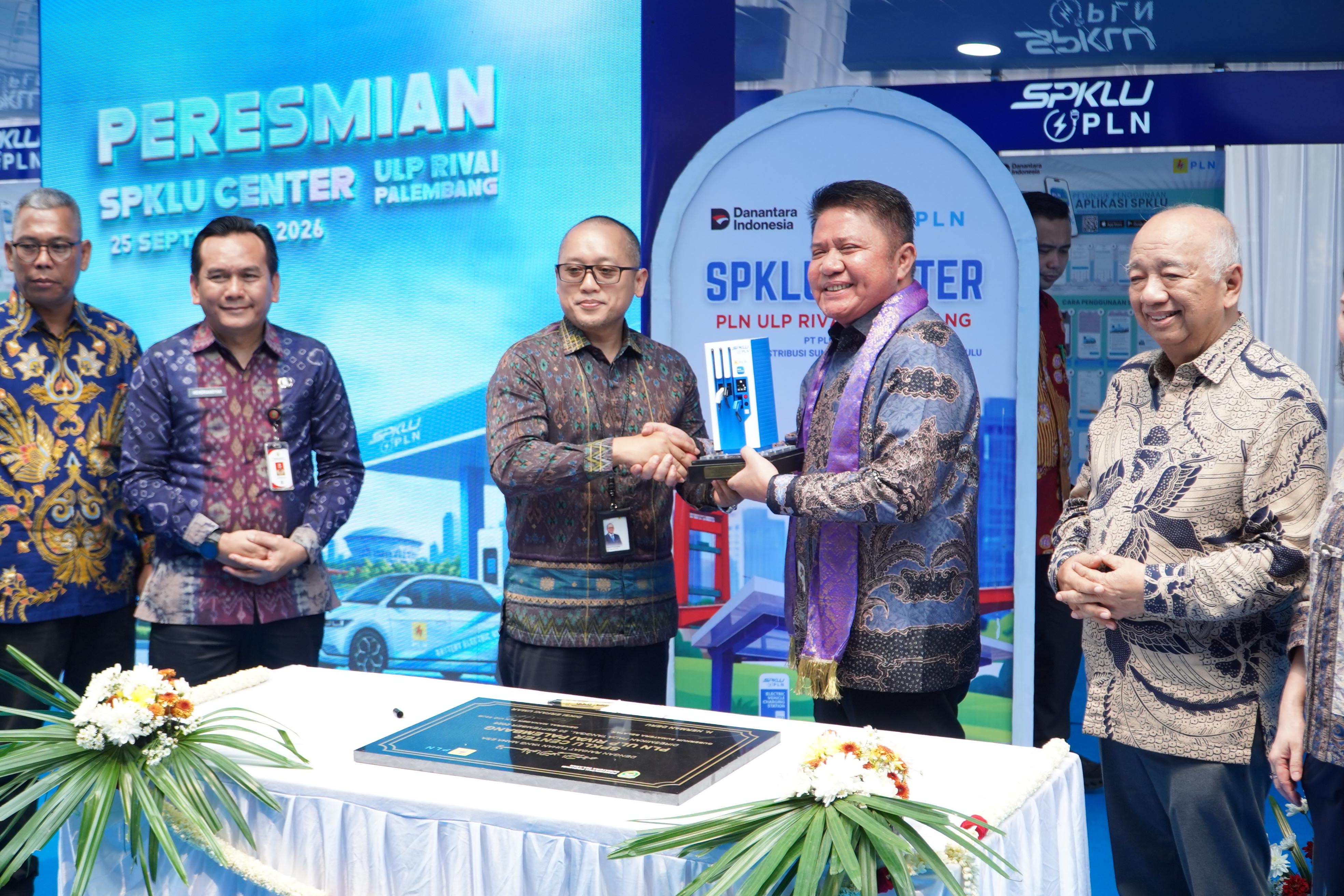 Gubernur HD Resmikan SPKLU Center PLN ULP Rivai, Perkuat Infrastruktur Kendaraan Listrik dan Ciptakan Udara Bersih di Sumsel