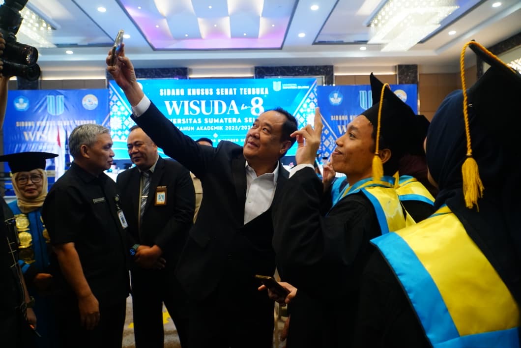 Wagub Cik Ujang Ajak Wisudawan USS Terus Belajar dan Berkontribusi bagi Sumsel