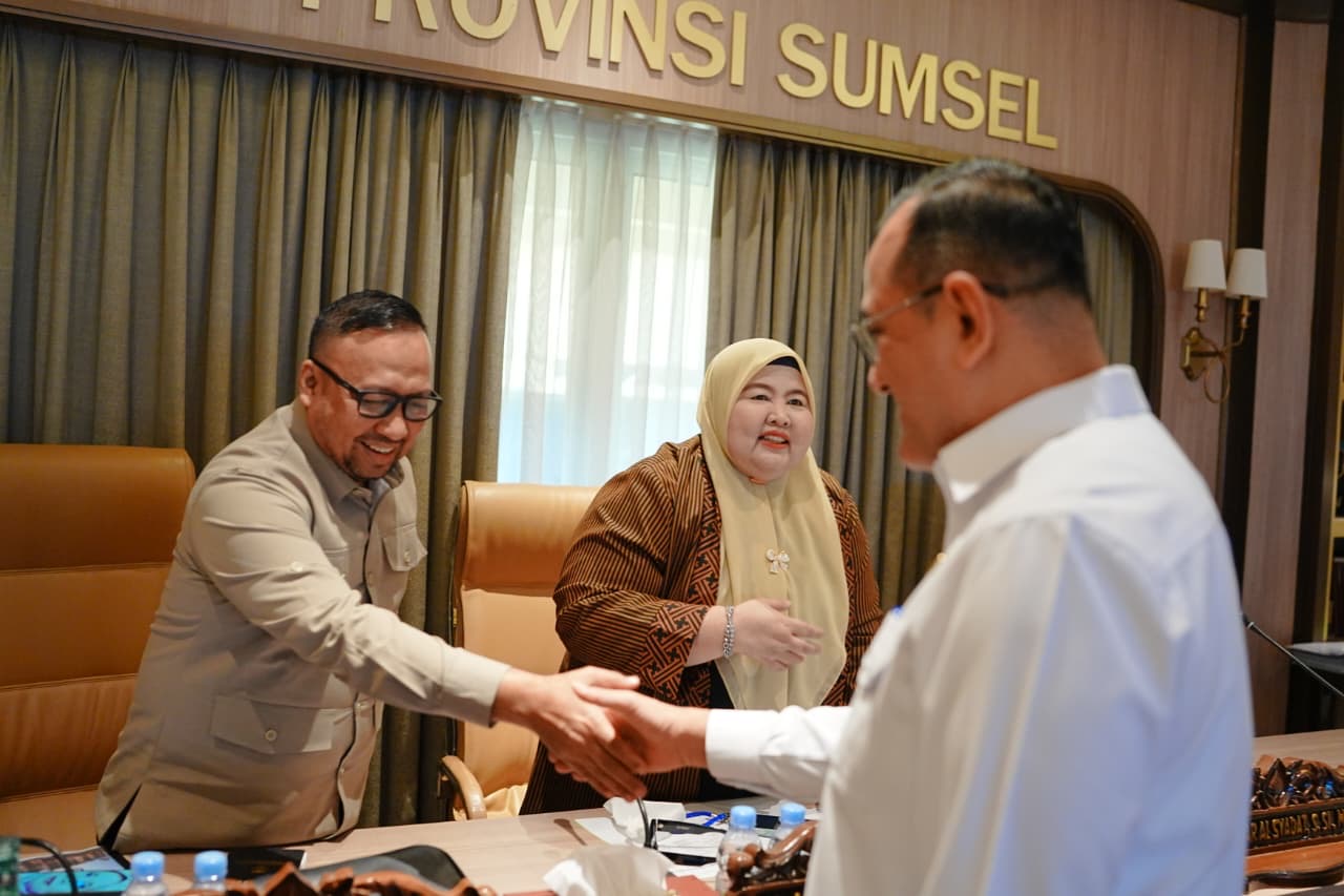 Bahas Raperda APBD TA 2027, Sekda Sumsel Edward Candra Sampaikan Realisasi Anggaran dan Pagu Penting